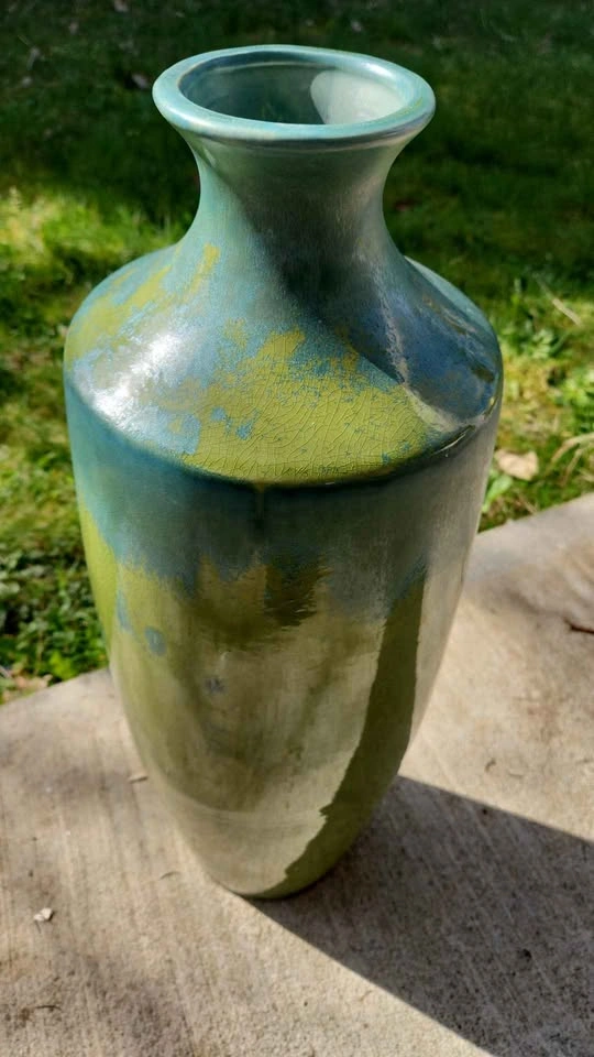 Tall green ceramic vase 26.5" tall - photo 3