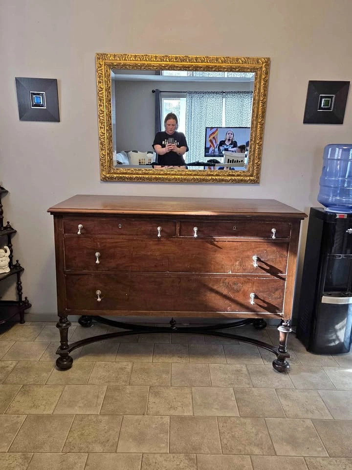 Gorgeous Chest of Drawers