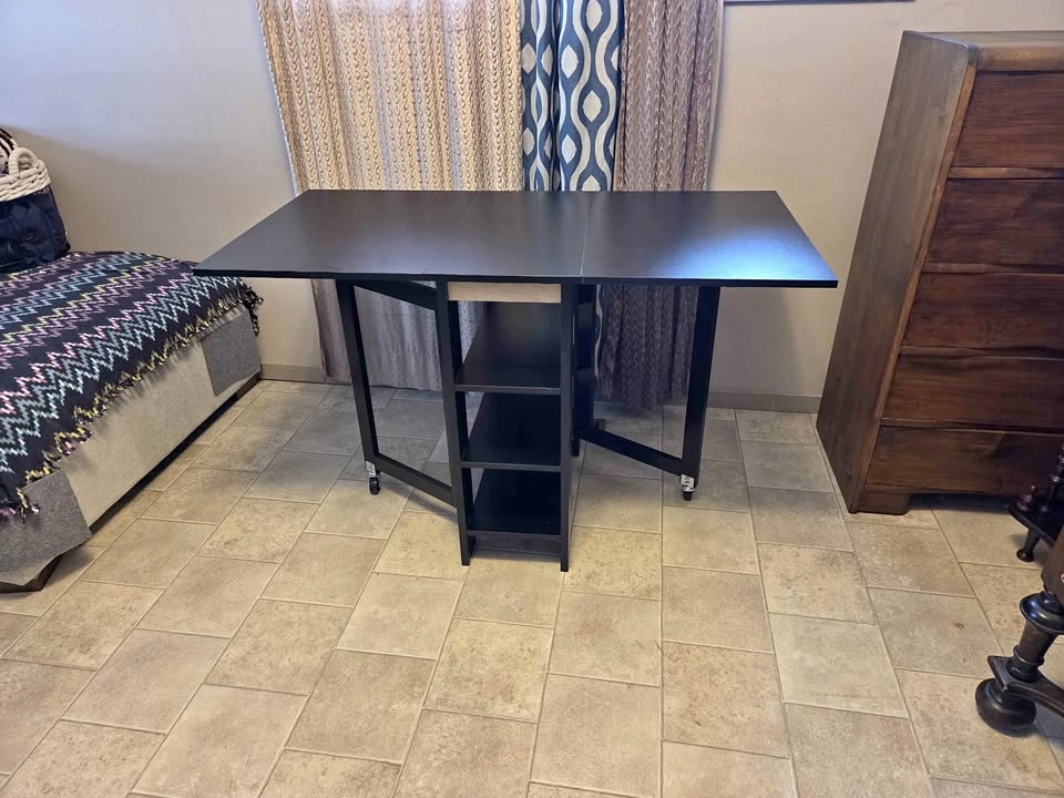 Drop Leaf Table for Small Spaces