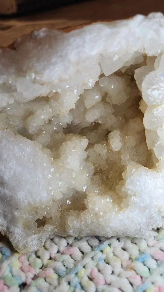 Big Clear Quartz Geode - photo 2