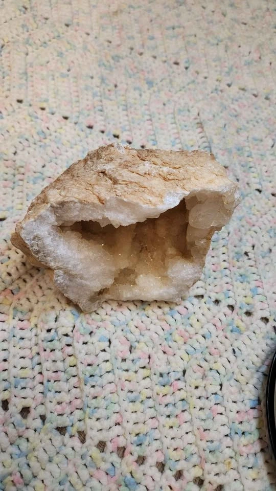 Big Clear Quartz Geode - photo 3