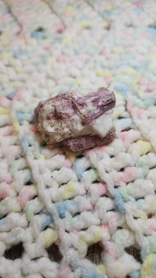Pink Tourmaline in Quartz - photo 2