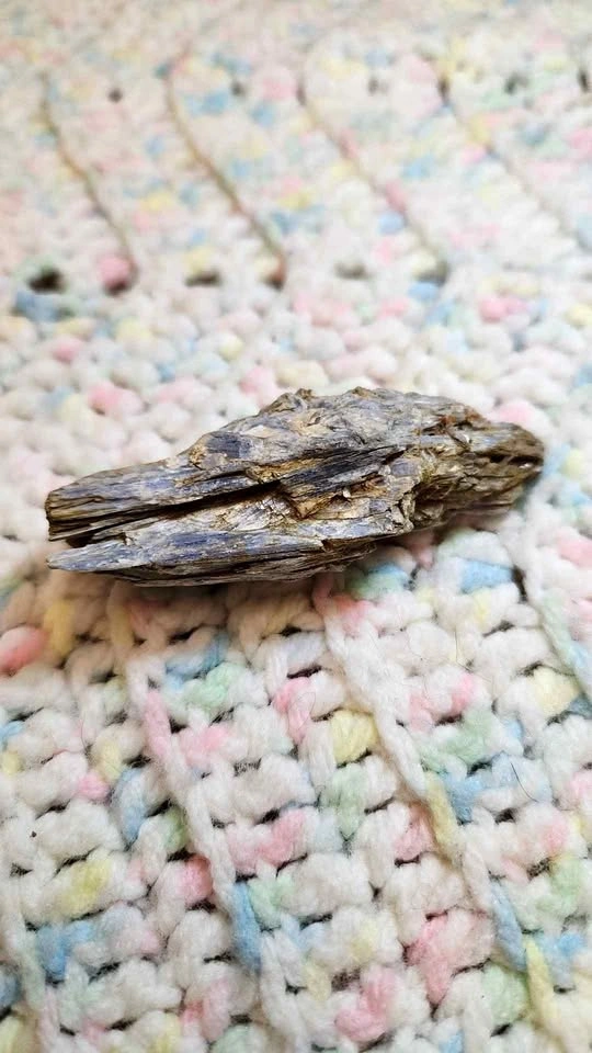 Natural Blue Kyanite Blade (medium)