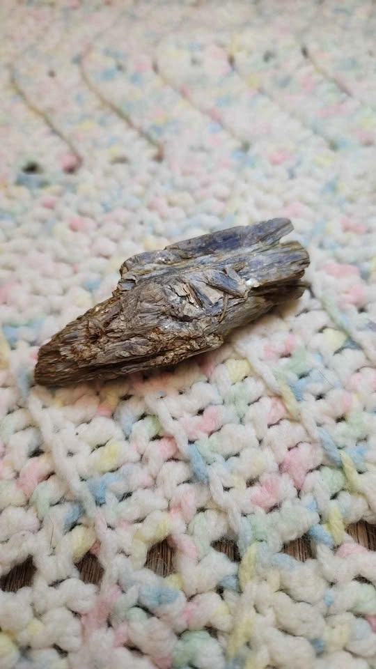 Natural Blue Kyanite Blade (medium) - photo 2