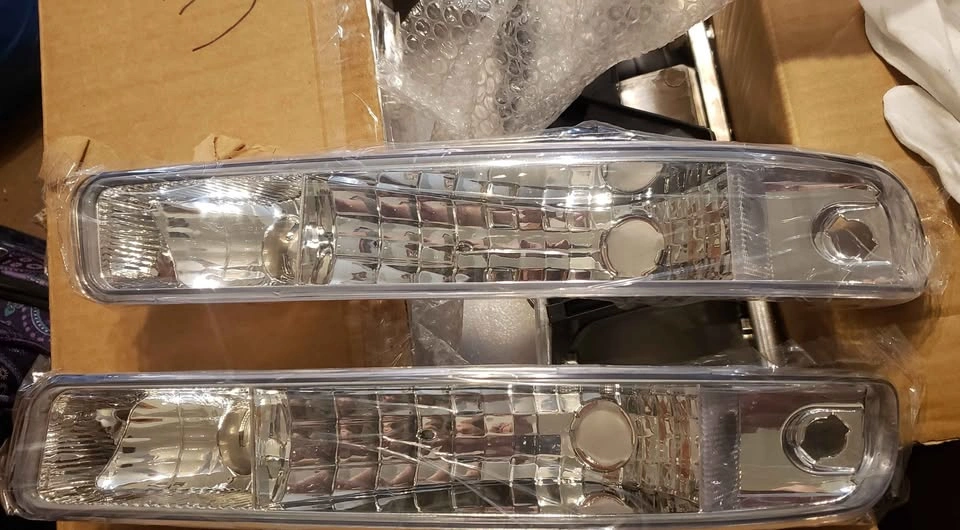HEADLIGHTS For GMC Sierra - photo 2