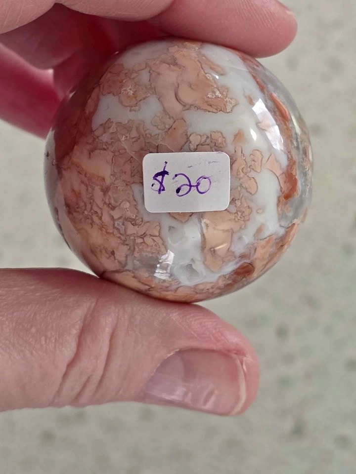 PINK AGATE (COTTON CANDY) Sphere 98g, 41.6mm