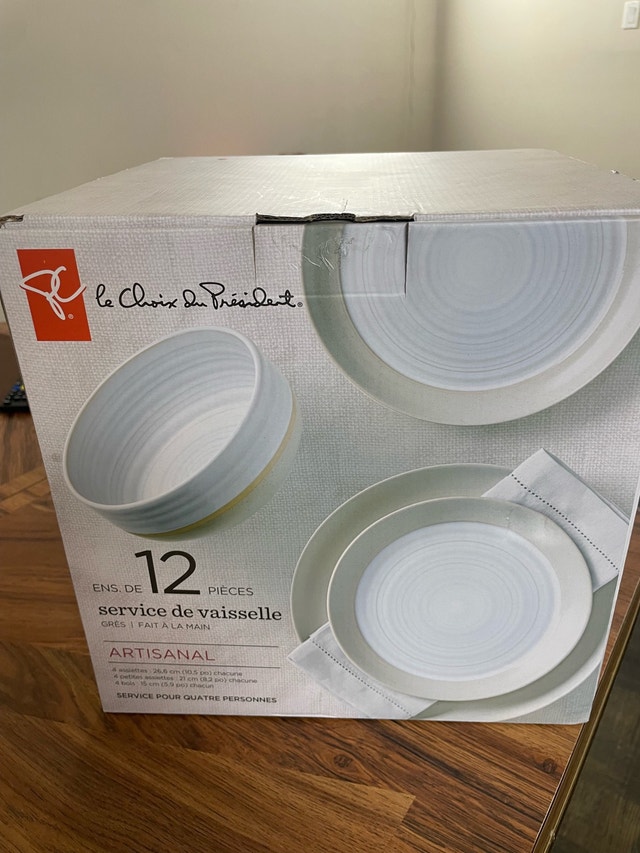 Brand new Dinner set for sale,Everything to go before May10