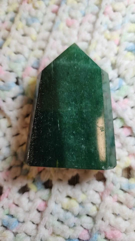 Polished BC Nephrite Jade Point - photo 2