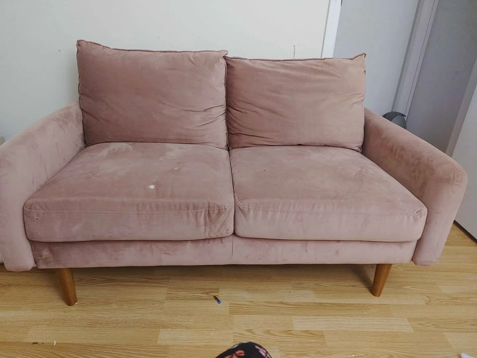 Pink couch - photo 2