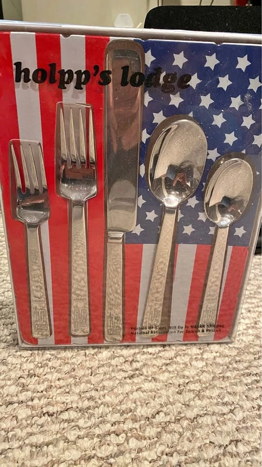 Cutlery Set 20pc- Twin Tower marking 35$ OBO
