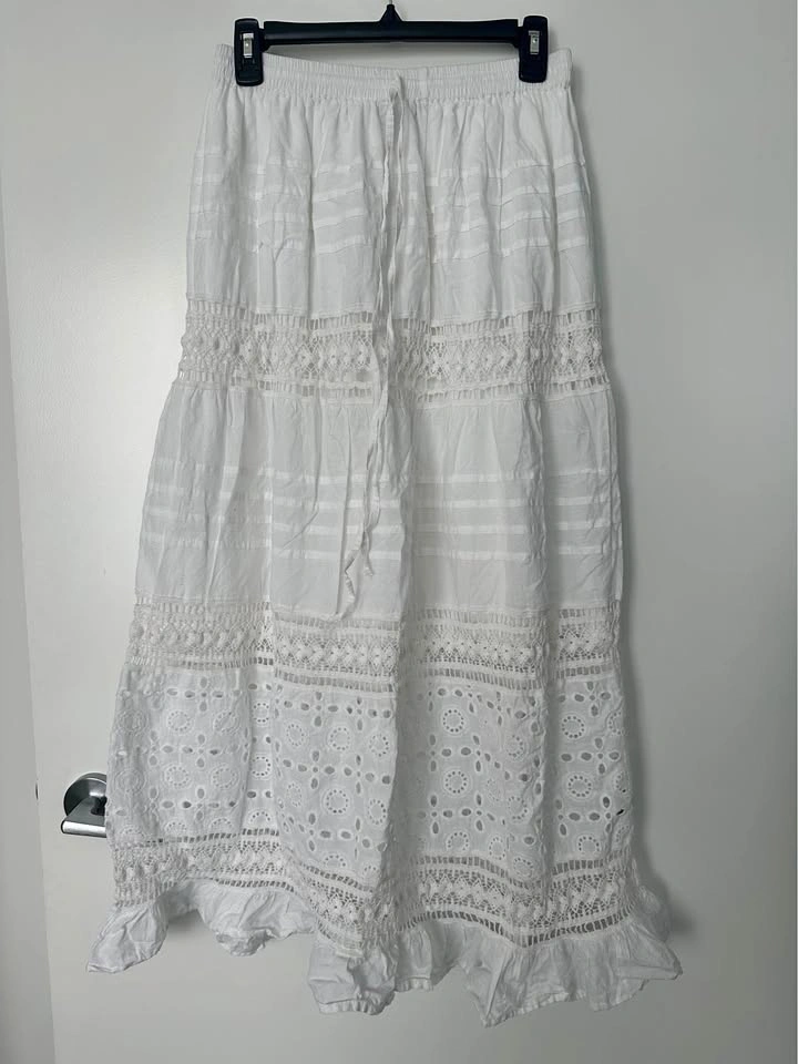 White JGEE Maxi Skirt with Lace Details M