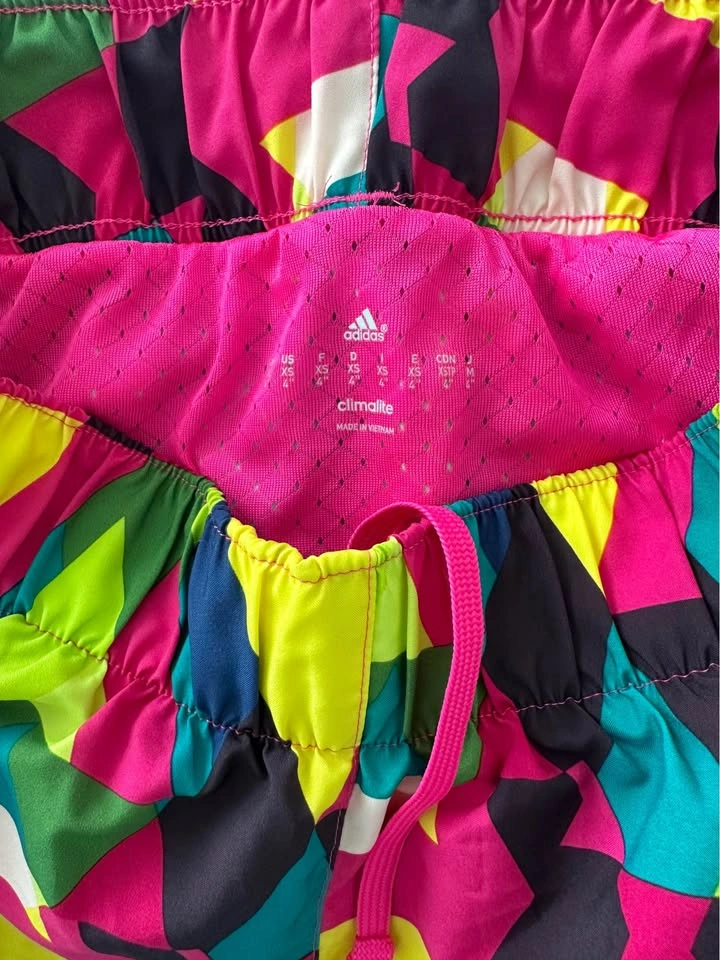 Adidas Climalite XS Colorful Geometric Sports Bra & Shorts Set - photo 4