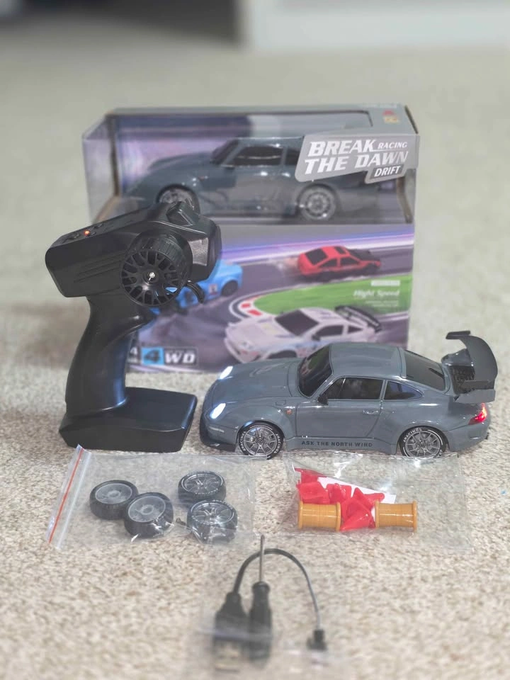 Brand New Pro-Style 1:24 Drift Car | 4WD LED Lights | Brand New - photo 2
