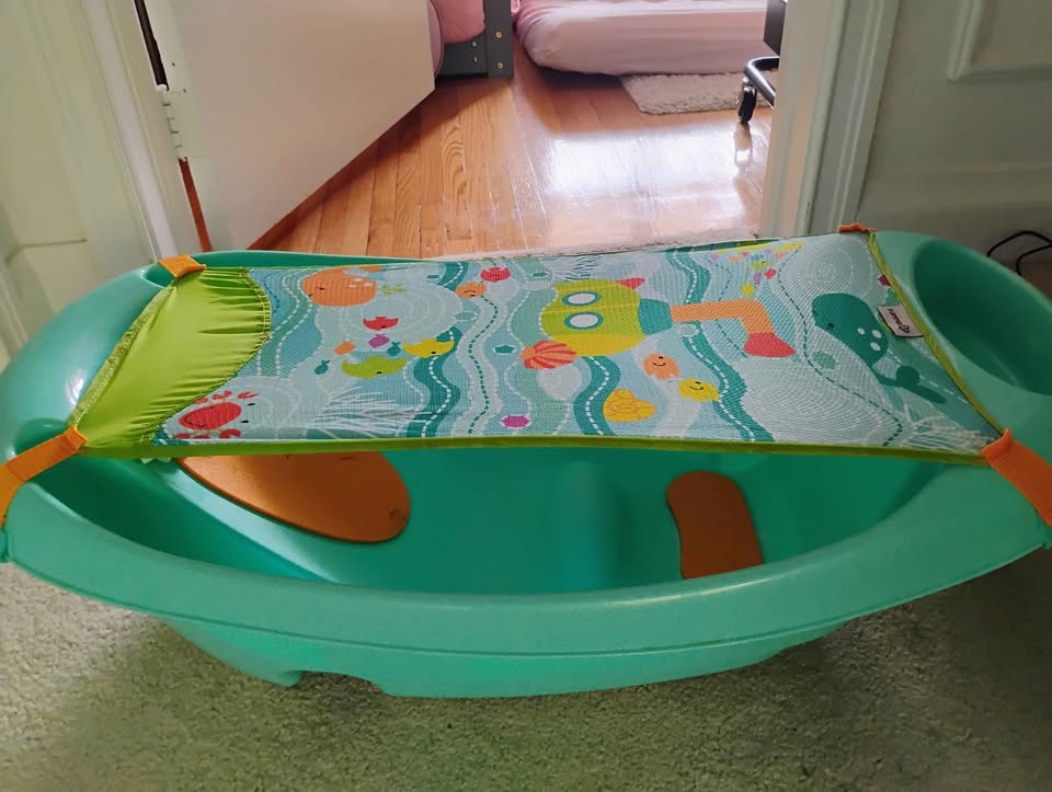 Baby bath tub with newborn attachment - photo 4