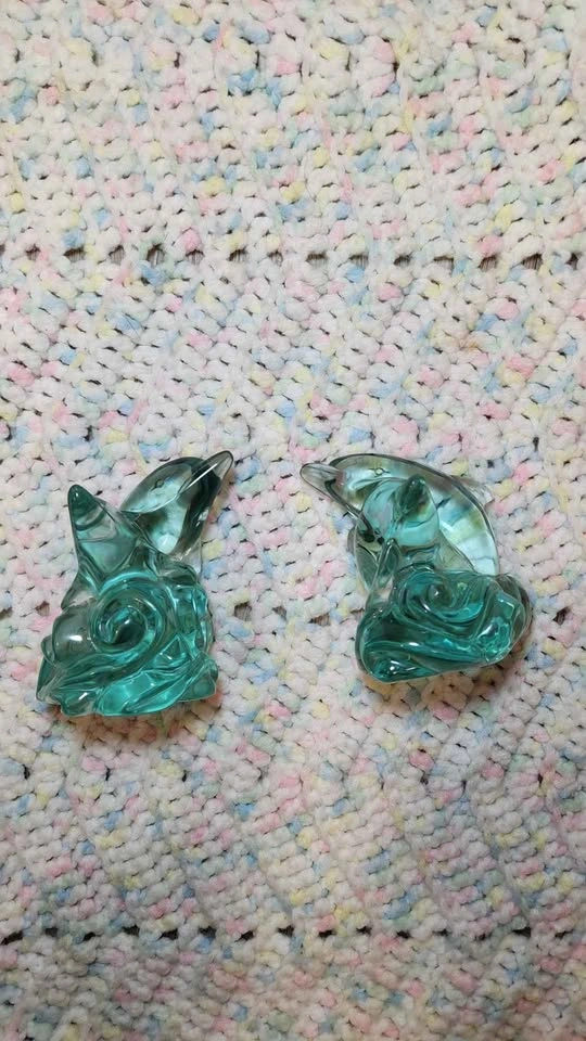 Pair of Glass Dolphins - photo 2