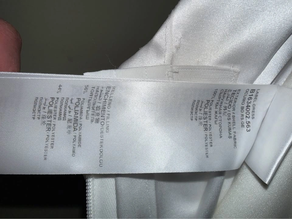 Pronovias Barcelona Wedding Dress – Size 10/12 OBO - photo 2