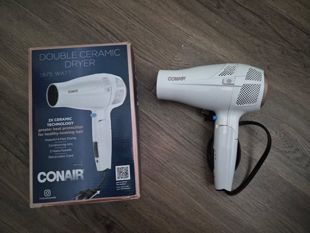 Conair Double Ceramic Hair Dryer – Gentle and Smooth Styling