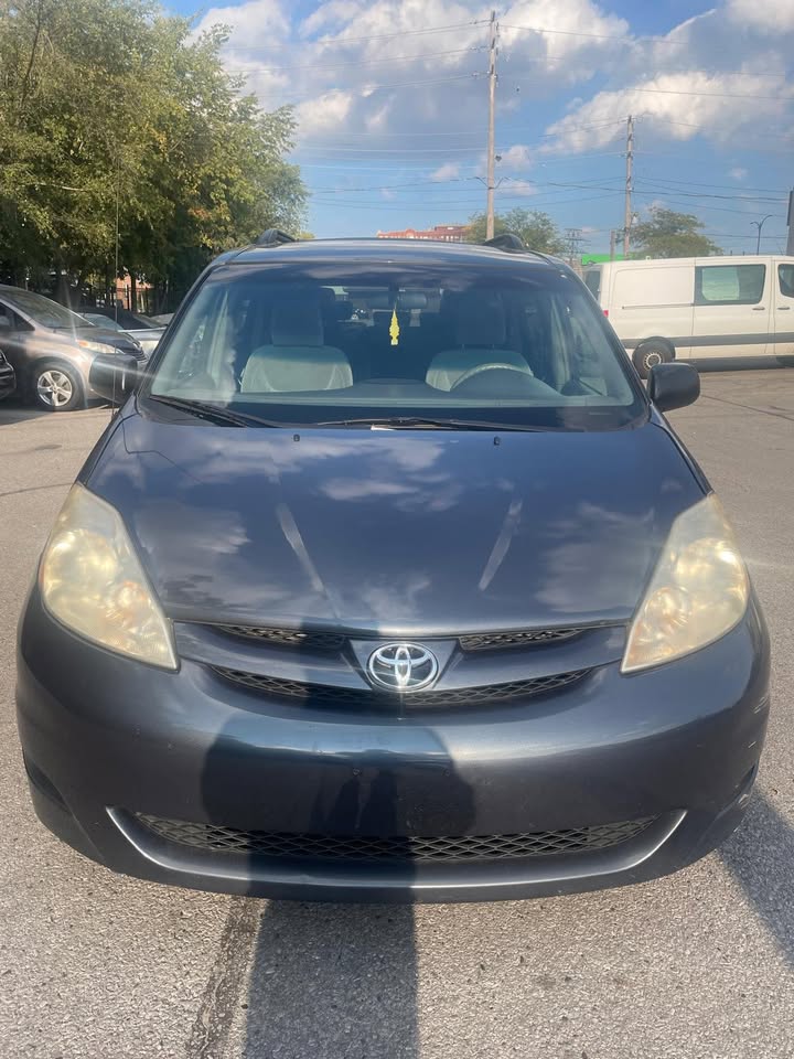 2009 Toyota Sienna With Safety - photo 4