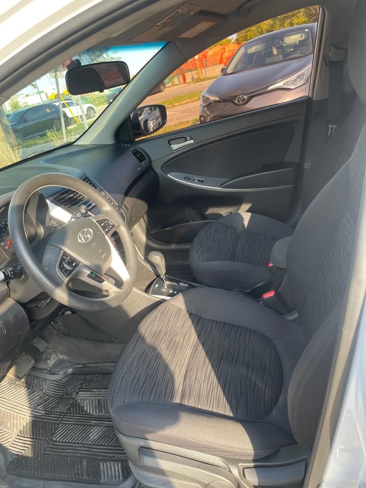 2017 Hyundai Accent HB with Safety - photo 4