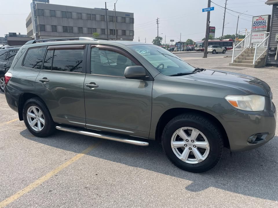 2010 Toyota Highlander with safety certified - photo 2
