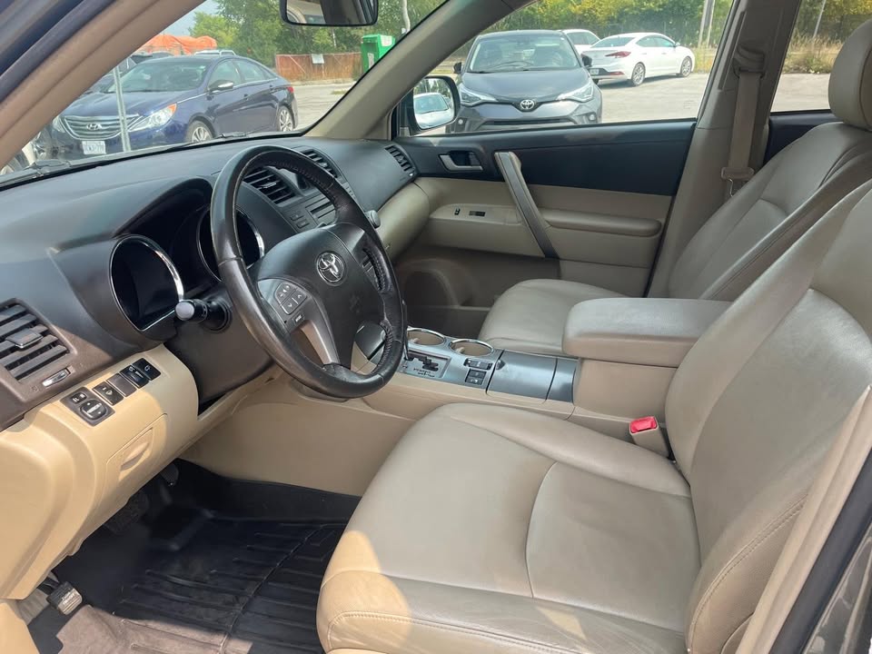 2010 Toyota Highlander with safety certified - photo 4