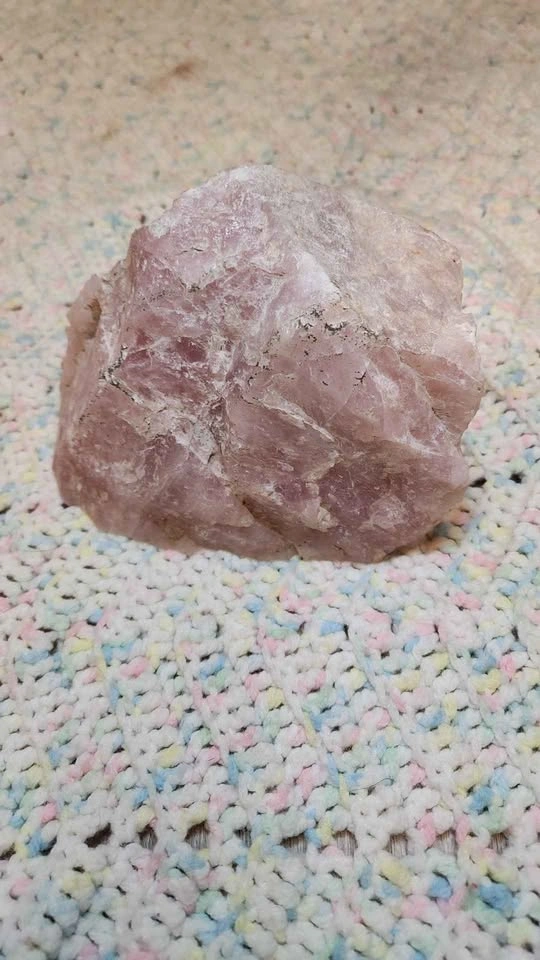 Raw Rose Quartz Crystal - photo 2
