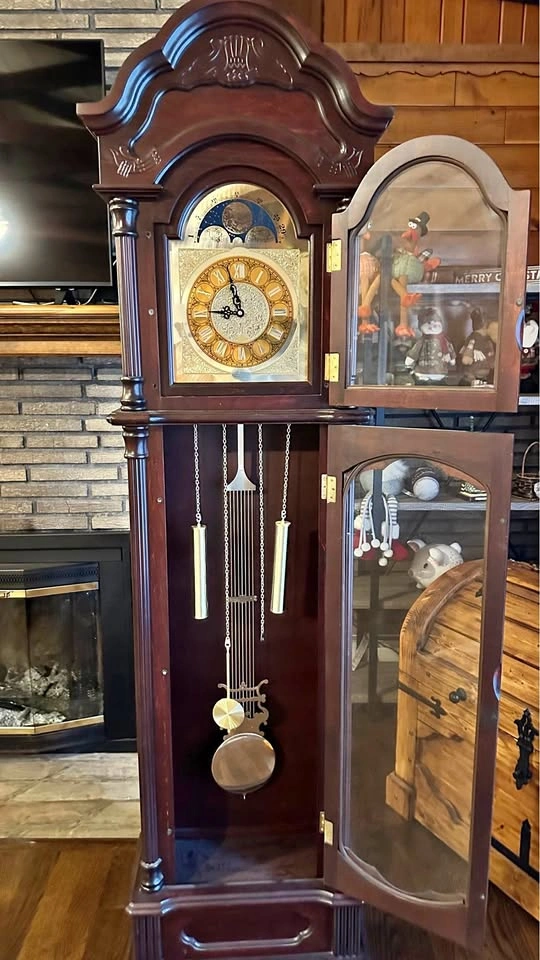 Grandfather clock 🕰️