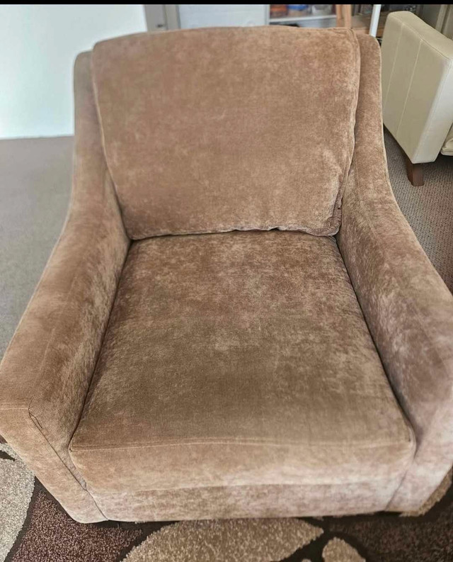 Two single seat sofa like new