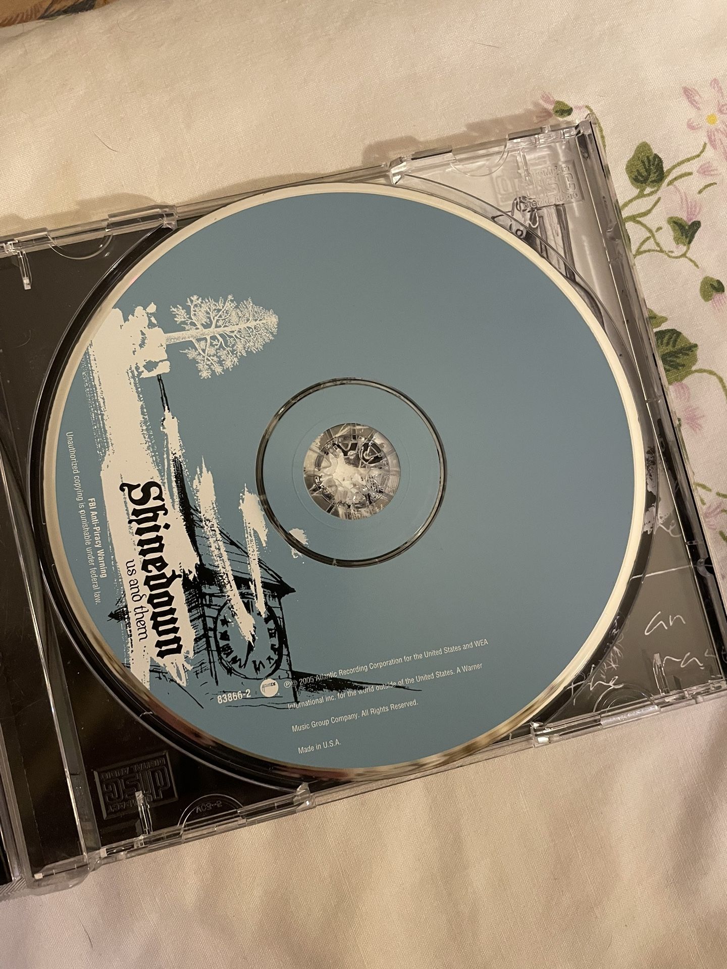 Shinedown Us And Them Cd - photo 3