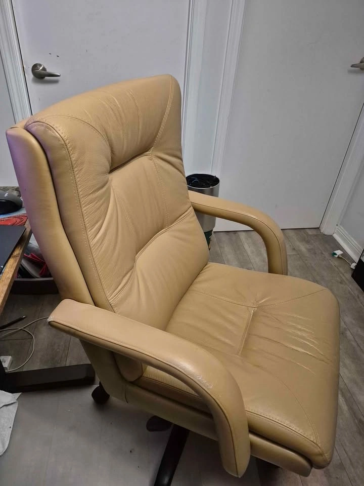 Comfy Leather Office Chair - photo 2