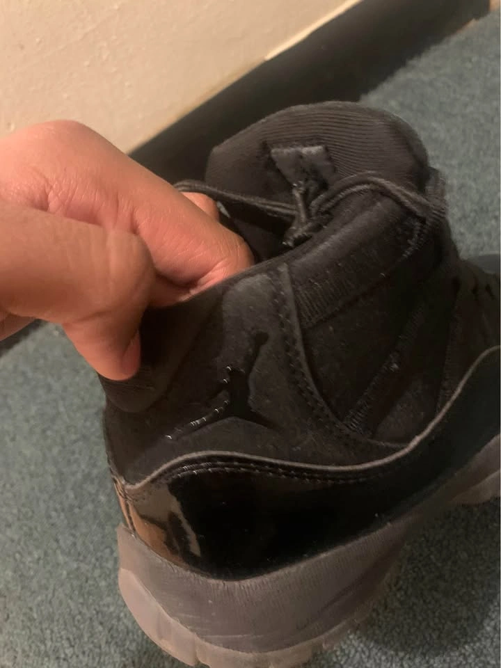 Jordan 11 Retro Cap Gown Size 8 NYC Meetup - photo 2