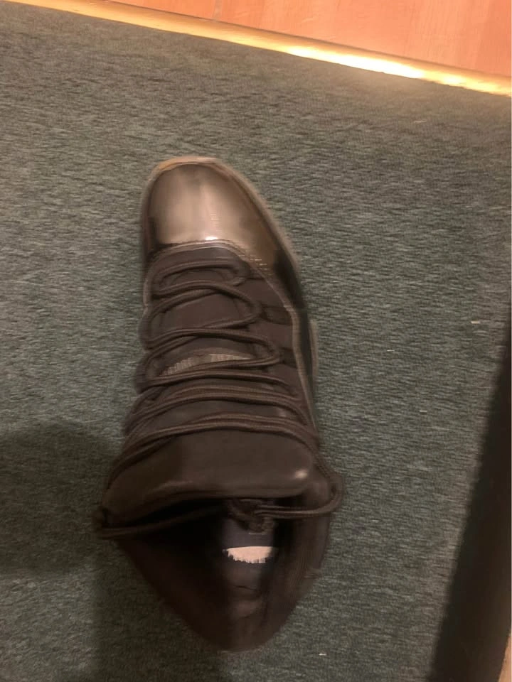 Jordan 11 Retro Cap Gown Size 8 NYC Meetup - photo 4