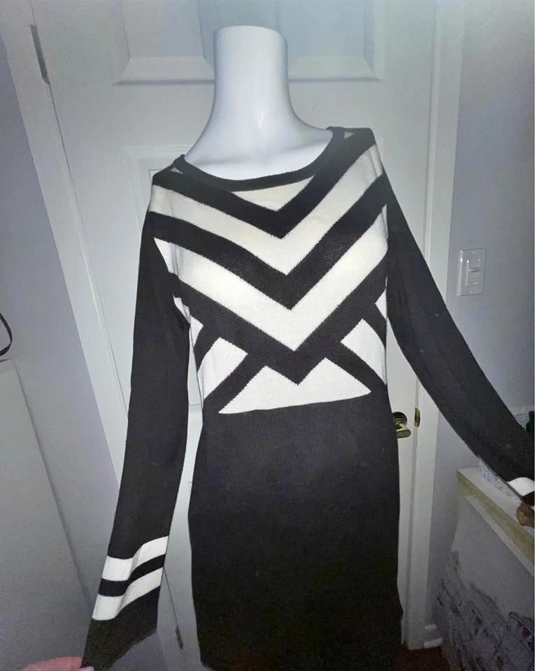 Black & White Geometric Knit Dress - Women's Sweater Dress, L