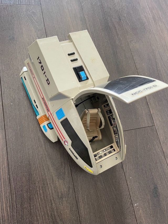 Vintage Star Trek TNG Shuttlecraft Playset - photo 2