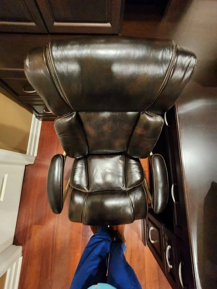 Swivelling office chair (read description) - photo 2