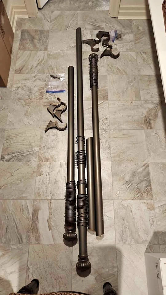 Wooden Adjustable Curtain Rod