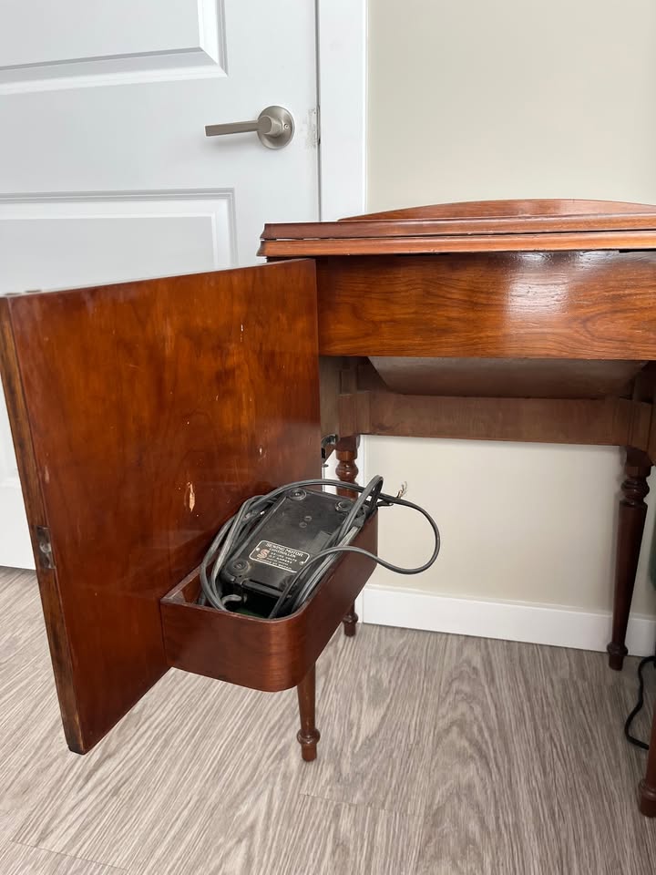 1951 TABLE TOP SINGER - photo 5