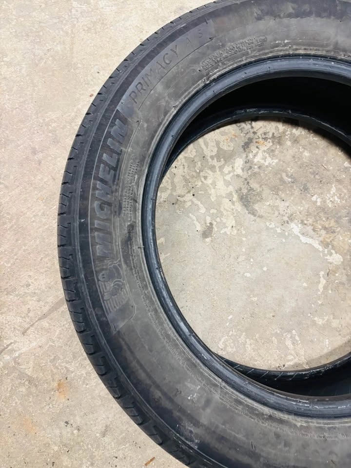 All Season Michelin Tires 225/60/18 - photo 3