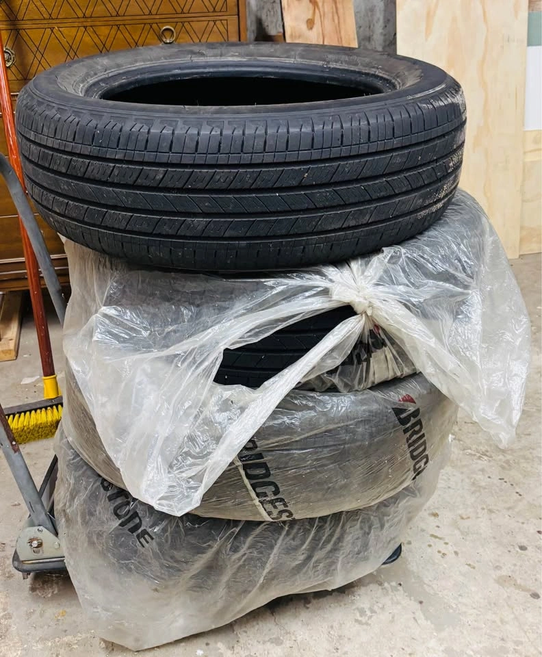 All Season Michelin Tires 225/60/18 - photo 5