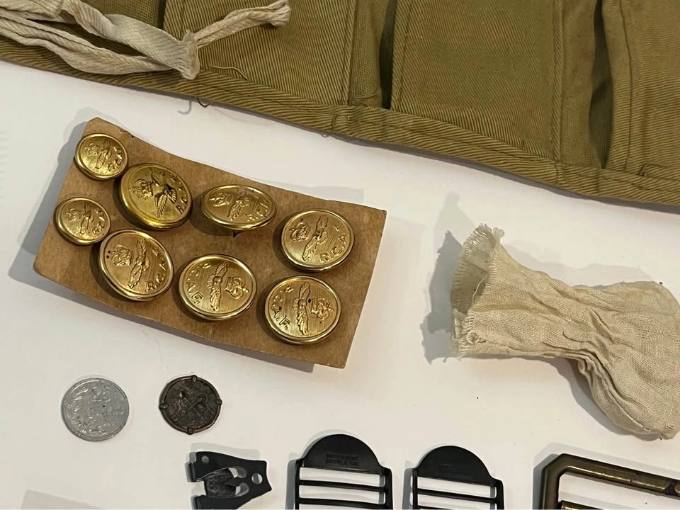 Canadian army stuff RAF WWII - photo 5