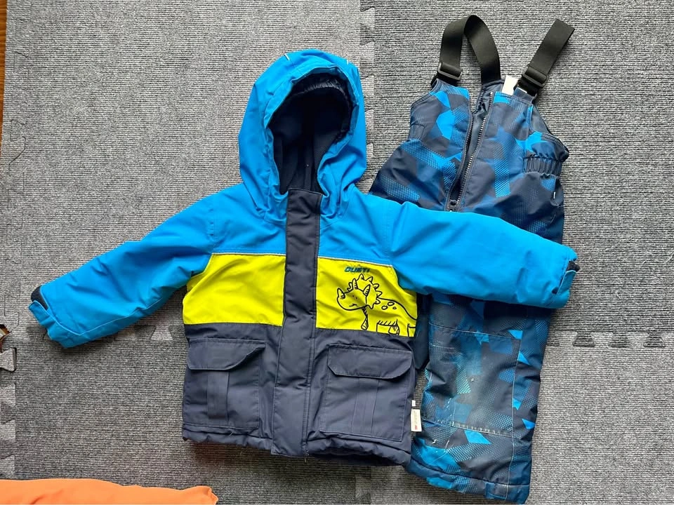 Kids boy snowsuit 3T
