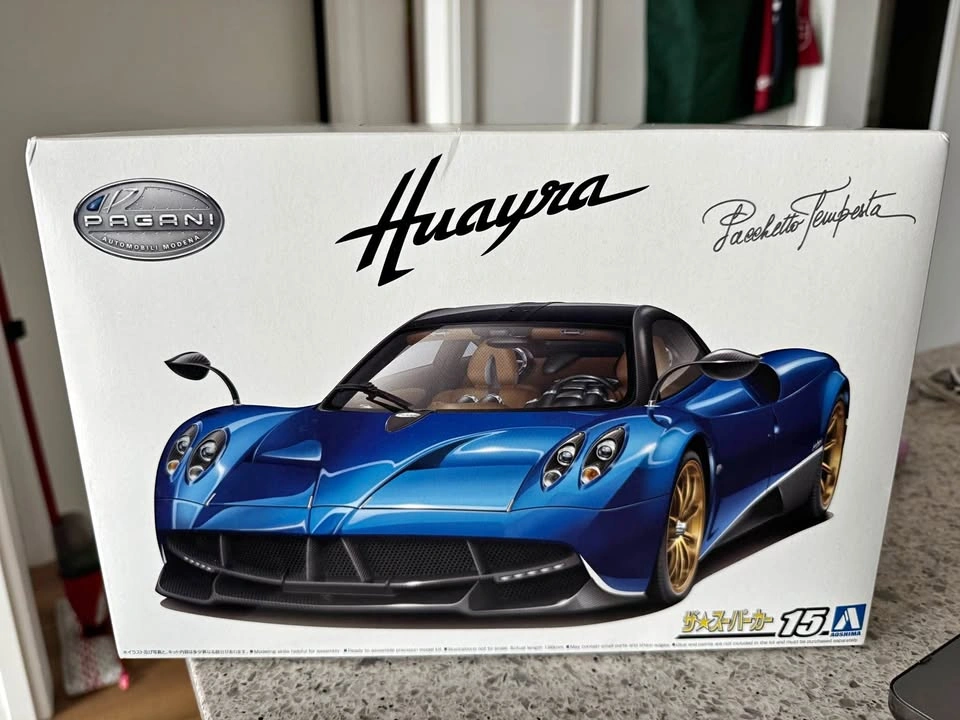 Aoshima Pagani Huayra Pacchetto Tempesta ’16 1:24 Model Kit