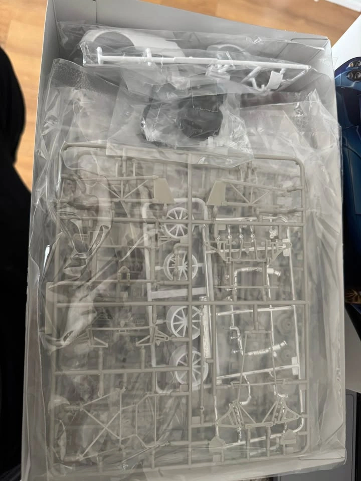 Aoshima Pagani Huayra Pacchetto Tempesta ’16 1:24 Model Kit - photo 5