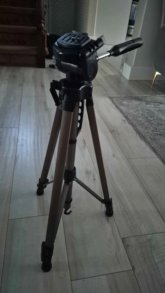 Camera tripod for sale - photo 2