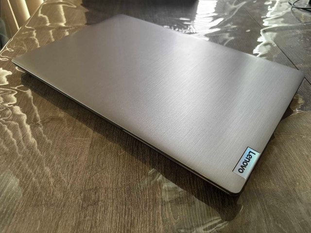 Lenovo IdeaPad Slim 3 Ryzen 5 20GB RAM 512GB SSD Laptop