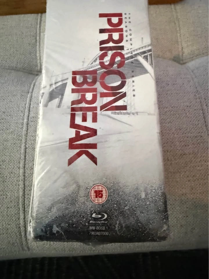 Prison Break: Complete Series Blu-ray Box Set - BRAND NEW SEALED - photo 2