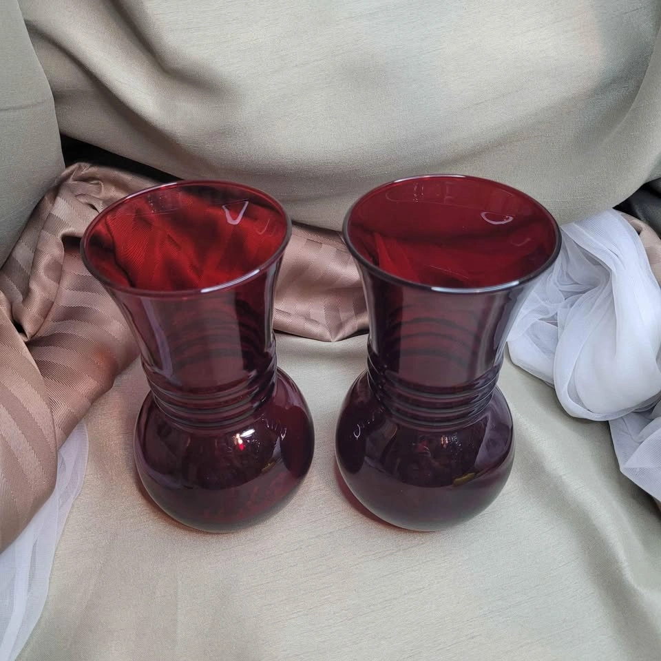 Beautiful Pair of Ruby Red Anchor Hocking Vases - photo 3
