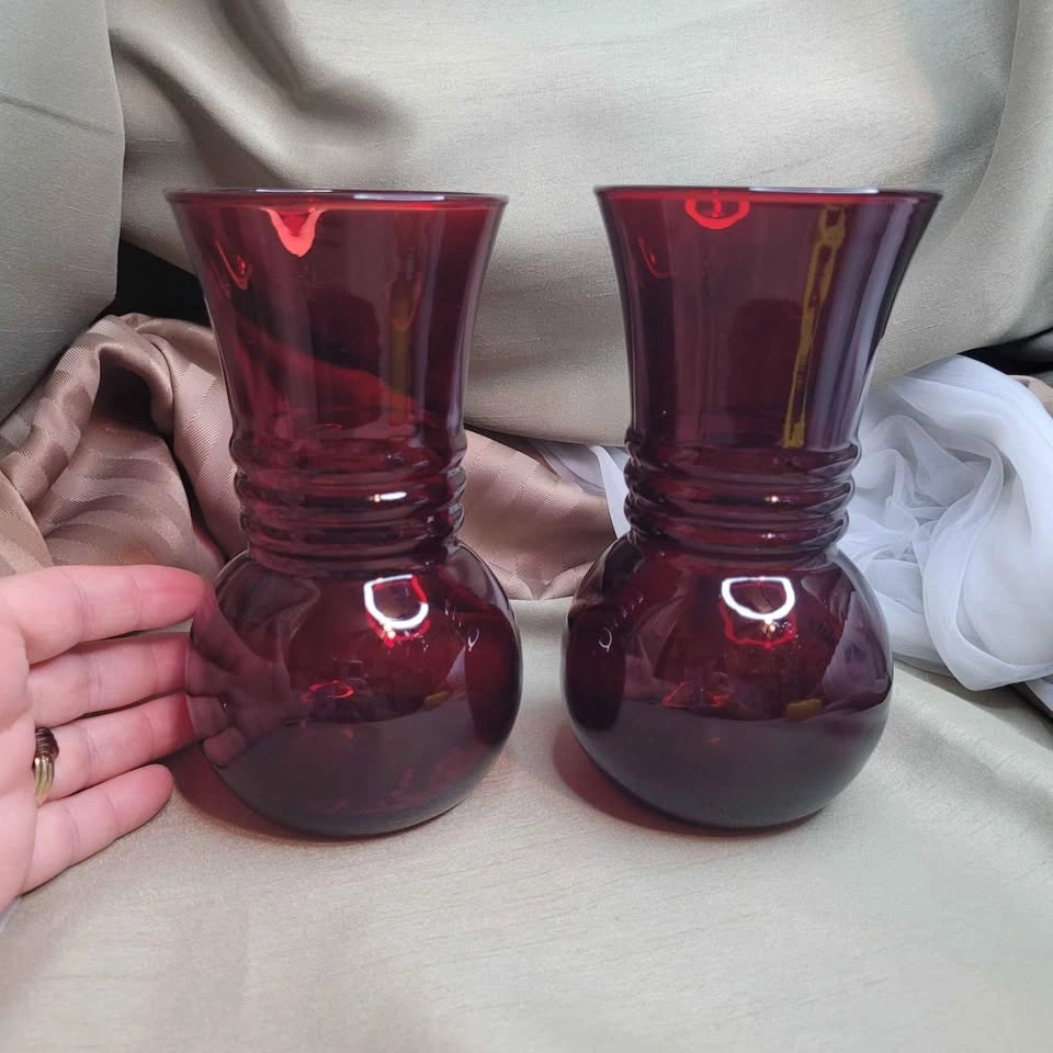 Beautiful Pair of Ruby Red Anchor Hocking Vases - photo 4