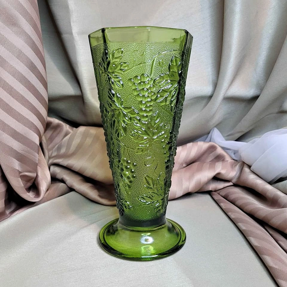 Vintage Anchor Hocking Green Glass Vase