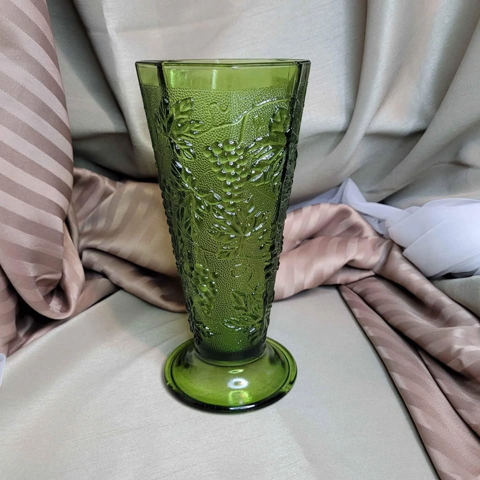 Vintage Anchor Hocking Green Glass Vase - photo 2